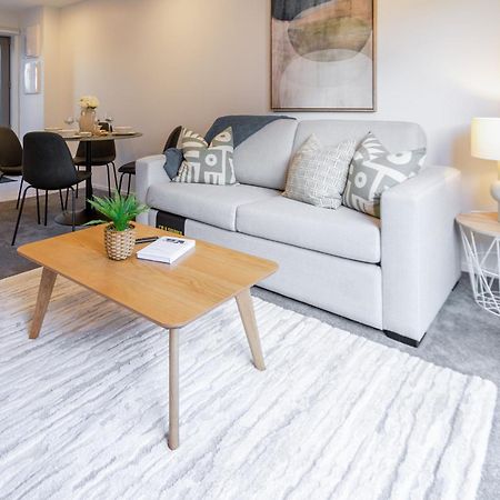 Urban Park Escape 2 Bed 2 Bath W/Carpark Apartment Крайстчърч Екстериор снимка