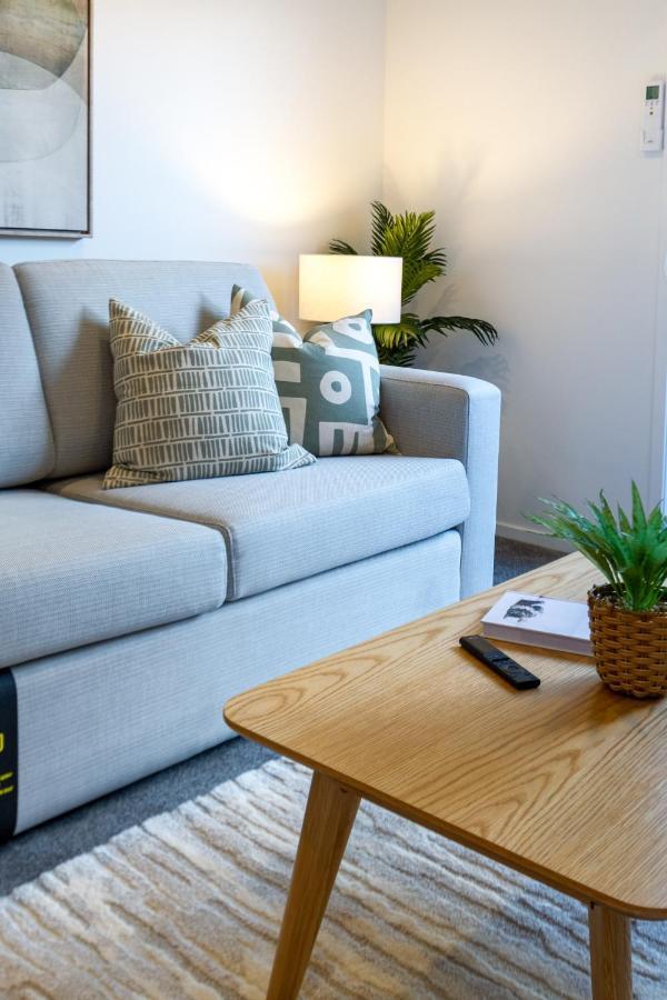 Urban Park Escape 2 Bed 2 Bath W/Carpark Apartment Крайстчърч Екстериор снимка
