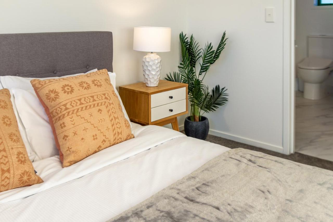 Urban Park Escape 2 Bed 2 Bath W/Carpark Apartment Крайстчърч Екстериор снимка