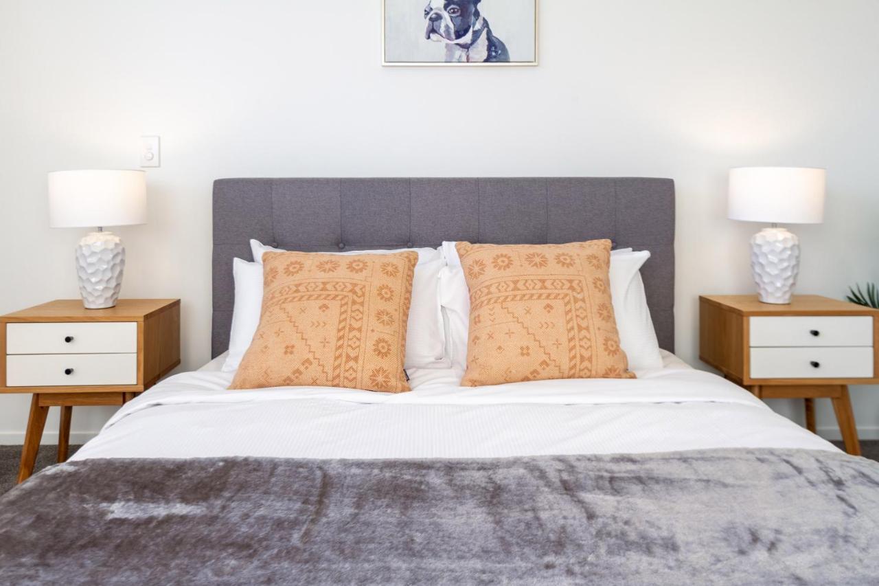 Urban Park Escape 2 Bed 2 Bath W/Carpark Apartment Крайстчърч Екстериор снимка